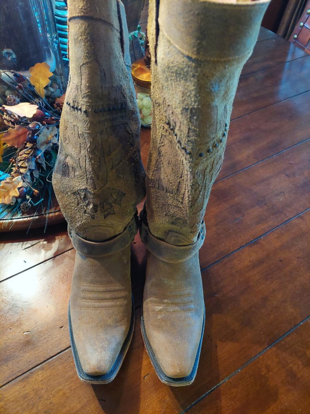 Junk Gypsy She Who Is Brave Boots size 10.5 B Thunderbird, Harness, Brown Suede